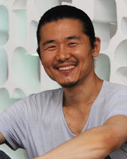 작가 썸네일